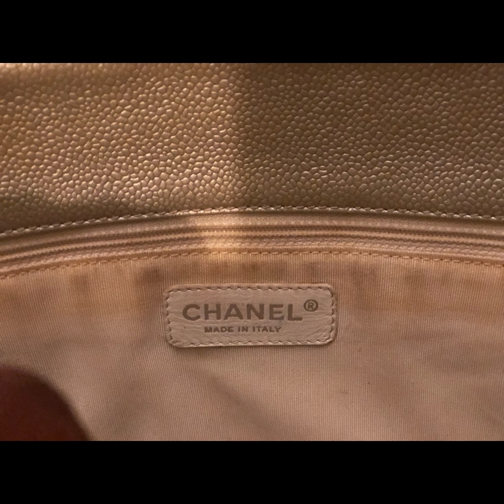 CHANEL 💯% AUTHENTIC pearly lite gold GST tote bag - Picture 5 of 7